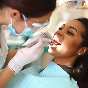 Kompozit dolgu uygulaması